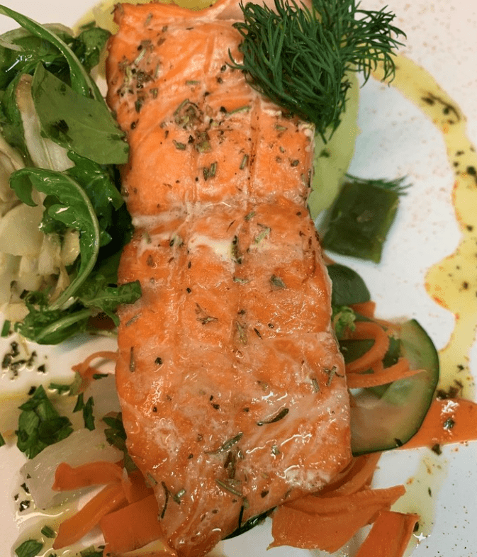 Salmó a la brasa amb verdures
