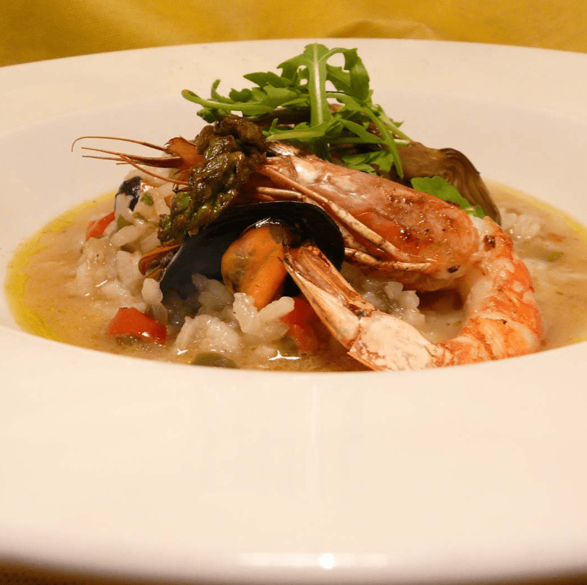 Arròs caldòs de marisc i gambes del nostre menu executiu.