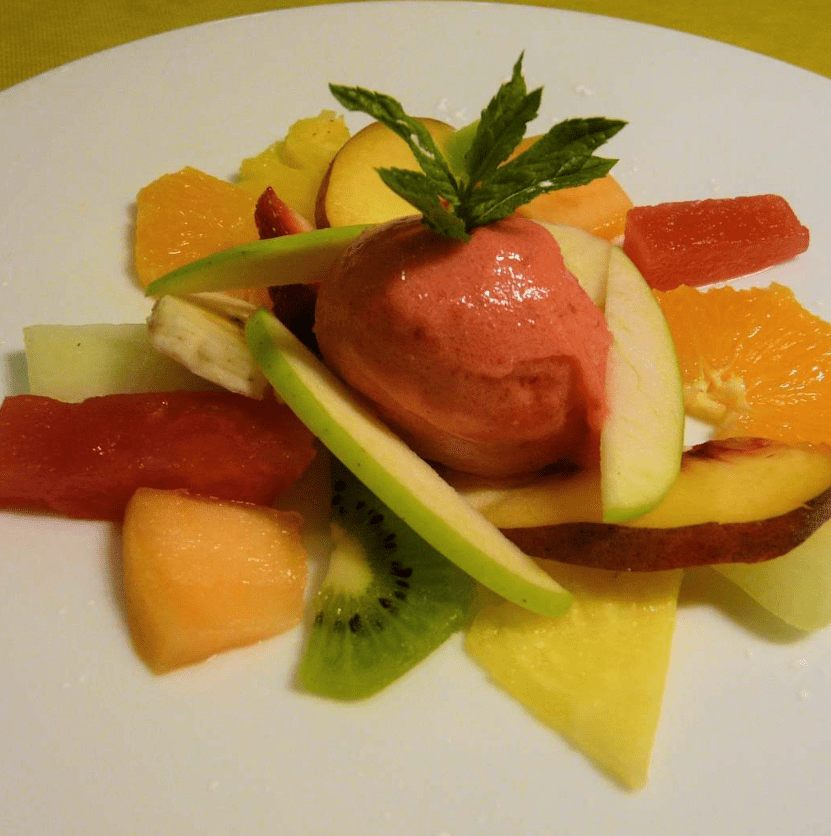 Allau de fruits amb sorbet de gerds fet a casa del nostre menu executiu