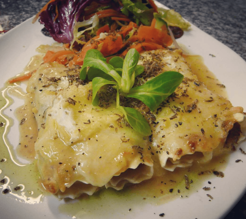 Canelons de pollastre de granja, foie gras i tofona