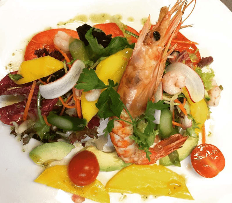 Amanida boja de gambes, alvocat i mango del nostre menu executiu