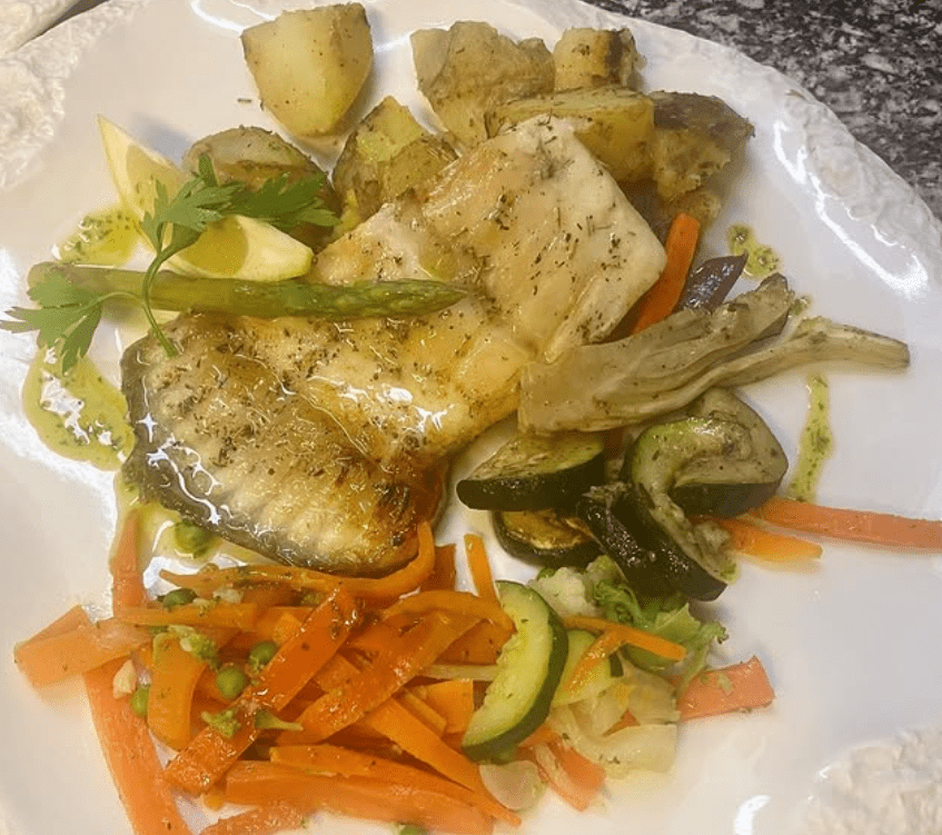 Desprès de les festes,comencem aquesta setmana amb un deliciós i esxquisit Turbor a la brasa amb la seva guarnició.